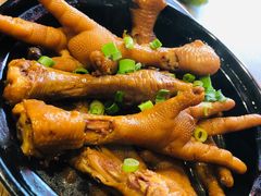 瓦罐凤爪-叶派龙虾•招牌香辣蟹·海鲜(中海国际店)