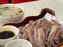 精品手扒羊排-那达慕蒙古风味酒楼