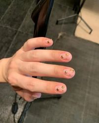 -悦指间美甲美睫