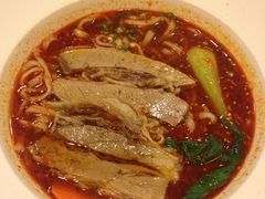 金牌麻辣牛肉面-康师傅私房牛肉面(马泉营奥莱店)