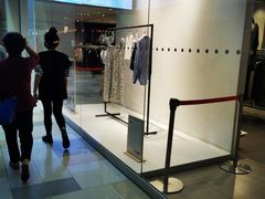 -H&M(鹏欣水游城店)