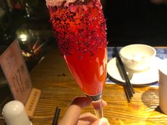 烈焰红唇-胡桃里音乐酒馆(环亚凯瑟琳广场店)