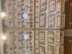 -恒一珠宝·回收黄金钻石奢侈品(灵岩南路店)