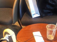 -星巴克臻选(上海虹桥新天地三店)