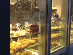 面包甜点陈列柜-巴黎贝甜(常德路店)