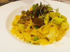 秘制蟹黄宽面-YUE·6·西式融合餐厅(外滩六号店)