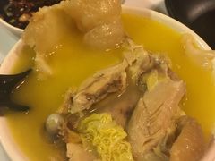 -鲜入围煮花胶鸡海鲜火锅