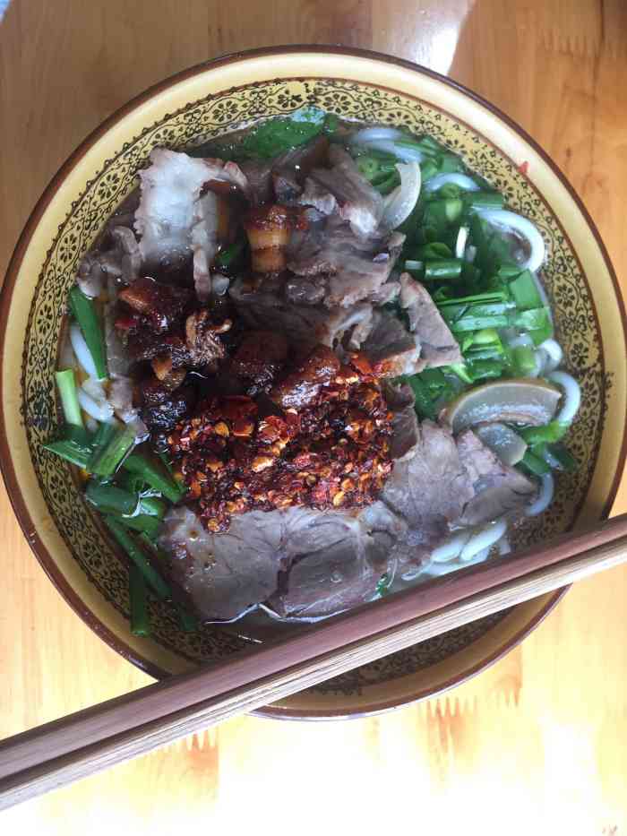 如果不是本地朋友带来这样一家宝藏牛肉粉店,吃了不虚铜仁行!