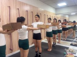 -OM瑜伽教练培训学院