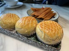 酥皮水牛奶菠萝包-陶陶居酒家(SM二期购物广场店)