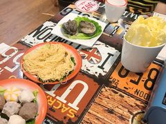 港式生面-小龍鳳·港式海鲜打边炉(沙湖路店)