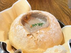 -BOURBON 玻本美式餐厅酒吧(虹桥新天地店)