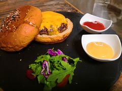 -HIGH FIVE哈福手工汉堡(桂林路店)