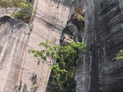 -伍山海滨石窟