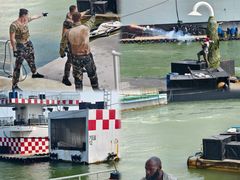 -泰达航母主题公园