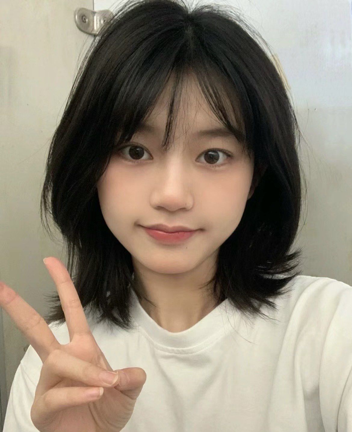 如何选对发型显脸小