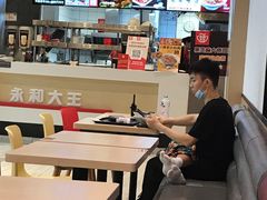 用餐区-永和大王(华侨城店)