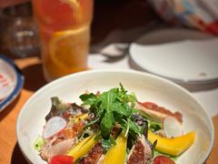 芒果烤鸡藜麦沙拉-MR.ROCKY洛奇先生·西餐&酒吧(琶醍店)