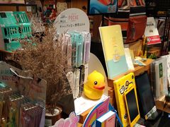 -百新书局(尚悦湾店)