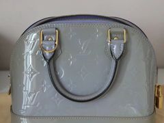 -小飞侠奢侈品回收 寄卖 养护(宝山宝龙广场店)