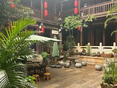 -香满楼.建水老宅院