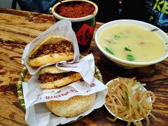 牛肉烧饼（多肉）-穆得·老周家牛肉烧饼(普利街店)