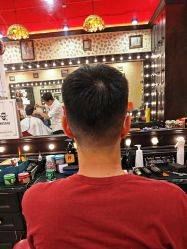 -东方先生国潮男士理发馆