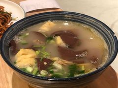 金陵鸭血粉丝汤-弄堂小笼包(西青中北永旺购物中心店)