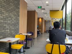 用餐区-麦当劳(宝山大厦店)