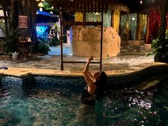 -泉城欧乐堡戏水湾艺术养生温泉