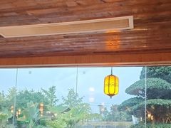 -茅草房·河畔园林火锅