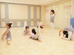 -艺彩童馨舞蹈培训学校(西湖道校区)