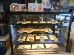 麦咖啡橱窗-麦当劳(健德桥得来速店)