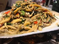 鲜河蚌干锅-壹盏灯(惠农店)