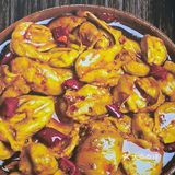 来买麻辣鸡都是现称现拌，干净卫生的食材