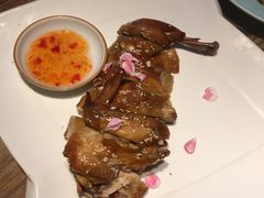 桃花烤鸡-蜜桃餐厅·江浙融合菜(荟聚购物中心店)
