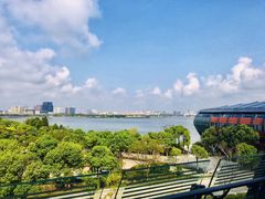 -上海滴水湖皇冠假日酒店