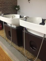 -AB hair salon