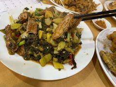 咸酸菜炒猪大肠-众源美食(光复阁店)