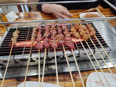 -哈尔滨小酒馆·鲜肉现穿自助烧烤(康新花园店)