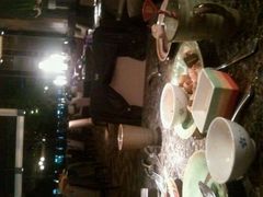 吃完了，晚间九点的环境-华亭宾馆