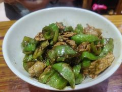 辣椒炒肉盖码饭-肆姐面粉馆(坡子街店)