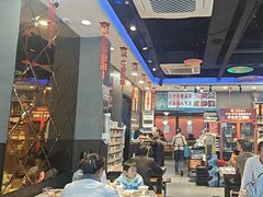 -老街烧烤大排档·地道湖北菜·龙虾馆(汉口火车站店)