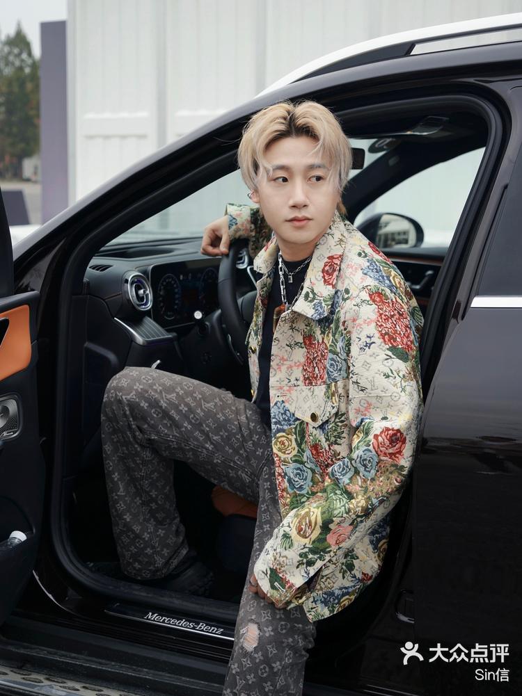 周末提车 感受一下suv给的偏爱<img class="emoji