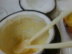 -志龙皇冠吃货椰子铺