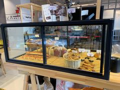 面包甜点陈列柜-熊叔熊婶面包房(团结湖店)