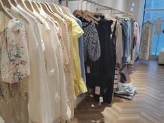 -眷顾自助服装工作室(中南金石国际广场A座店)