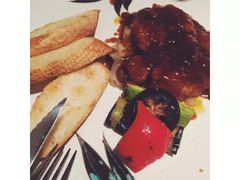 -山川小町·极番烧肉(新地假日广场店)