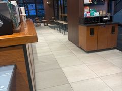 -星巴克(上海虹桥新天地二店)