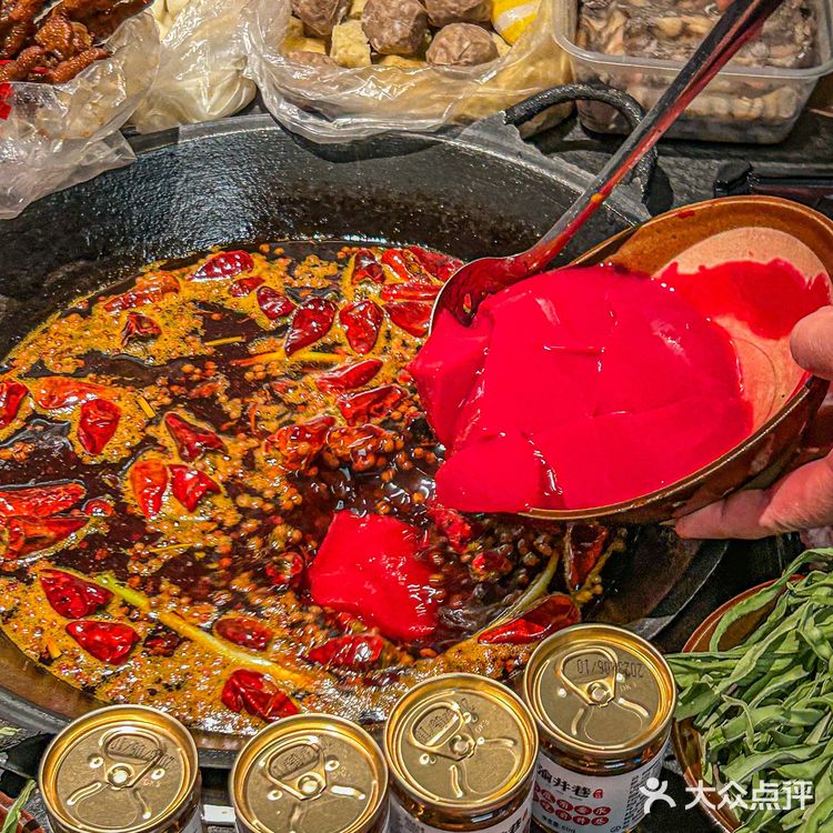 在郑州！一家可以自带菜的重庆火锅店 酒香不怕巷子深！